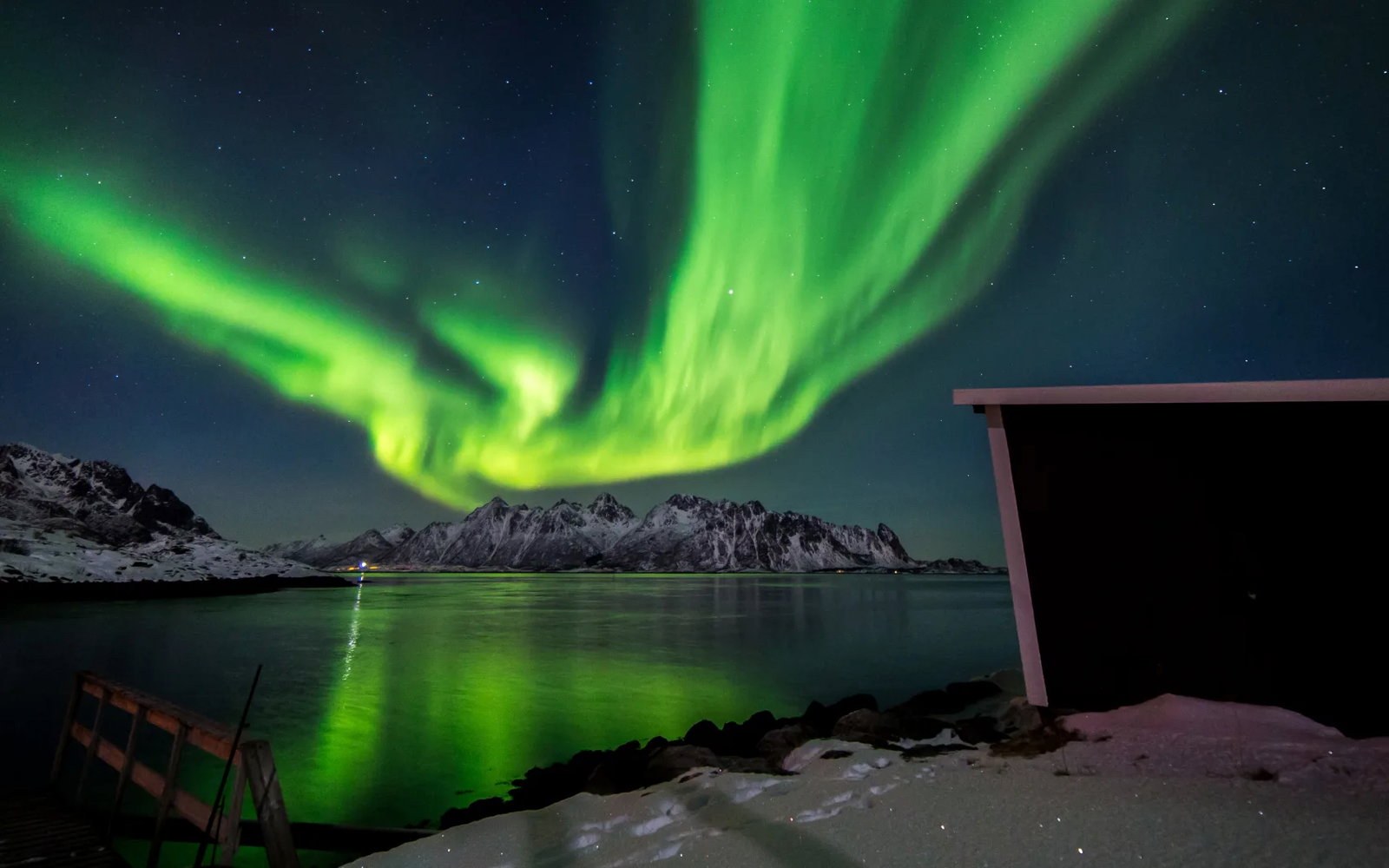 Northern lights chasing lofoten xxlofoten 3